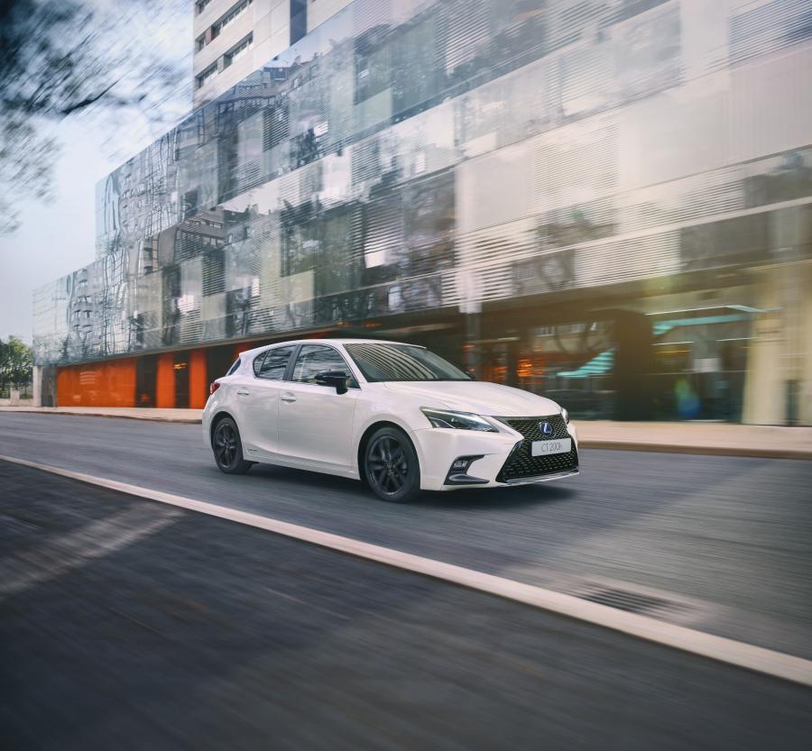  Lexus CT200h Hybrid Special Edition Sport 2018 года  (фото 1 из 7)
